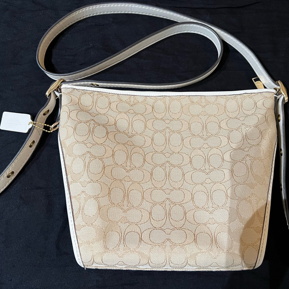 NWOT Coach - Beige & Cream "Jacquard Dufflette" Bag - Picture 6 of 16